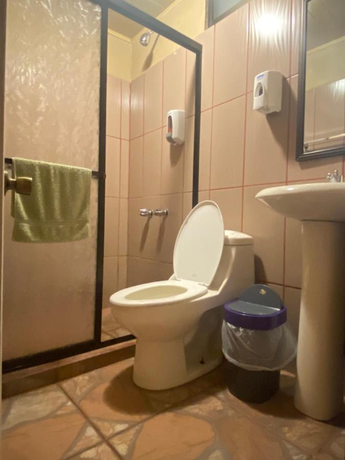 Hotel Uran Rivas المظهر الخارجي الصورة