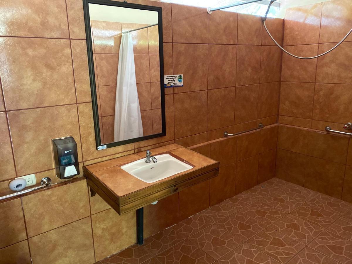 Hotel Uran Rivas المظهر الخارجي الصورة