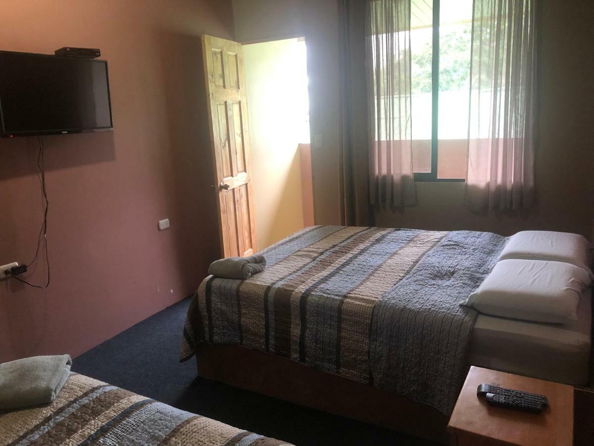 Hotel Uran Rivas المظهر الخارجي الصورة